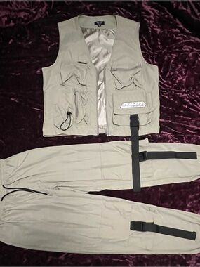 Man International Utility Vest & Pants Set — Green Men Small